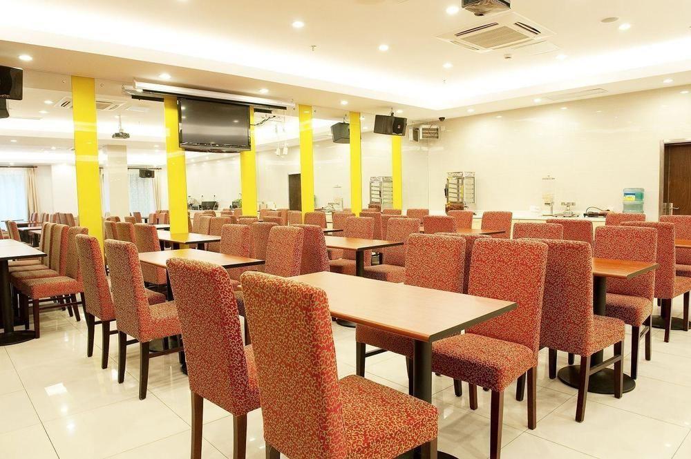 Hanting Express Shanghai Middle Sichuan Road Exterior foto